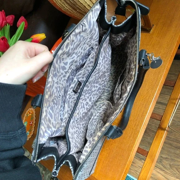 Guess Purse/Tote Bag - Picture 11 of 14